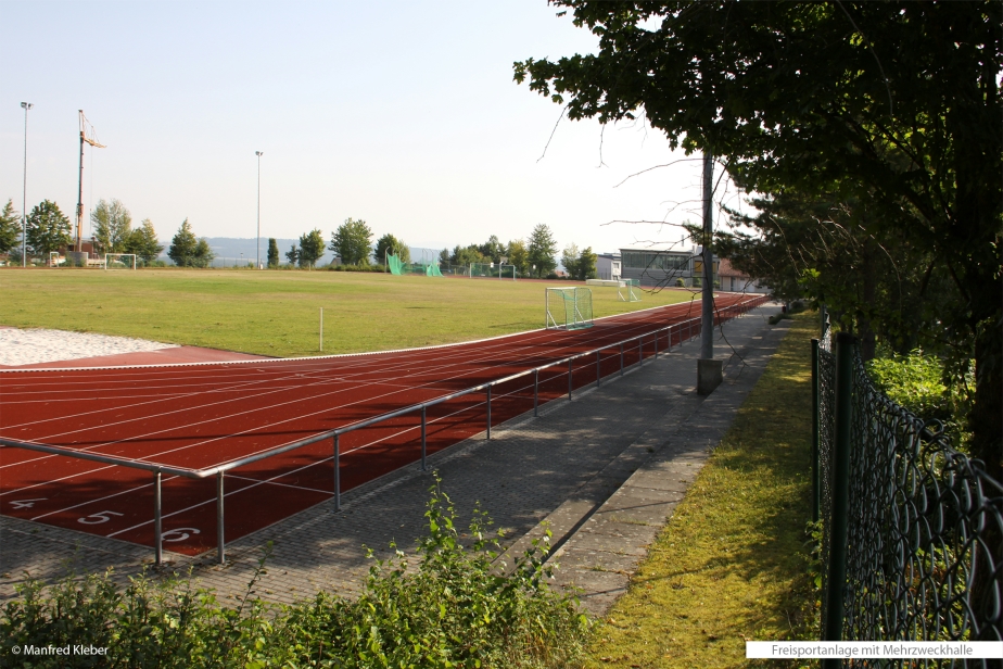 Freisportanlage, Mehrzweckhalle